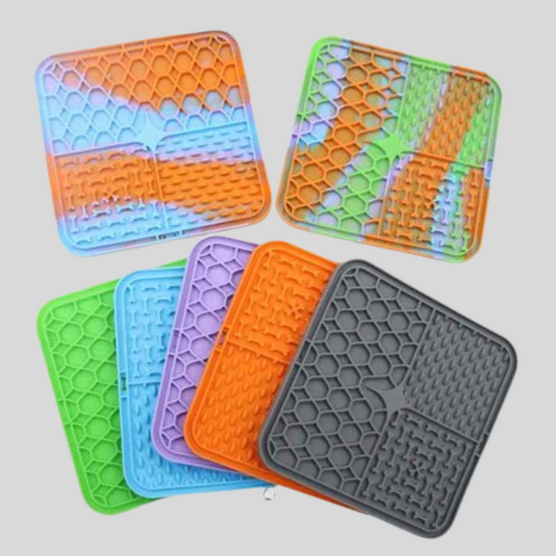 Tapete de silicone com alimentação lenta — ideal para pets ansiosos.